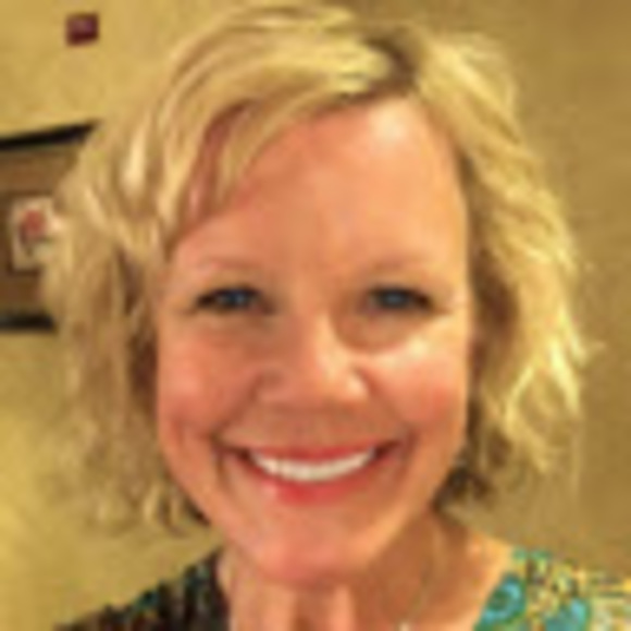 Meet your Posher, Jennifer - Picture 1 of 1